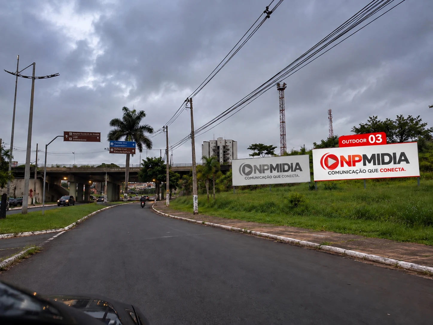 Outdoor 03 — Avenida Edne José Piffer · direito, em Bebedouro